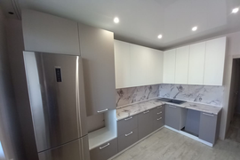 Кухня светло-серая 2