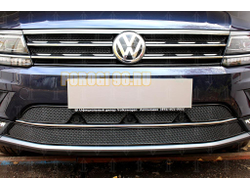 Защита радиатора Volkswagen Tiguan II 2016- black низ (Off-Road) с камерой PREMIUM
