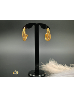 Перфорированные серьги полукольца в золотом оттенке 3см