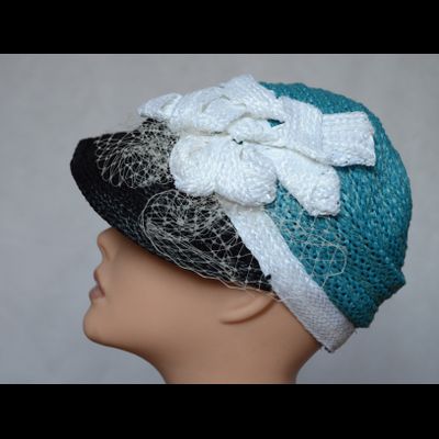 Модная бейсболка с бантом и вуалью Италия Vizio 5712 мятная с черным козырьком фото