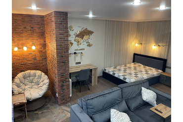 Панель "Разбежка" в интерьере квартиры-студии, г. Москва