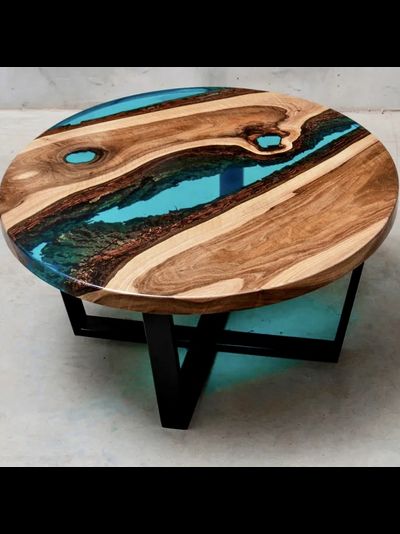 круглый стол из спила с рекой