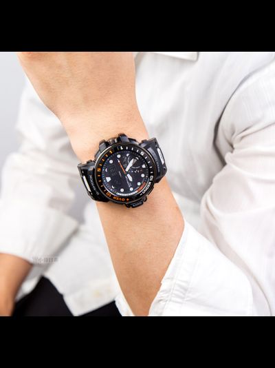 Часы Casio G-Shock GWN-Q1000MC-1A