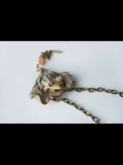 "Поймавшая звезду". Бохо-подвеска с лягушкой, барочным жемчугом и гематитовой звёздочкой