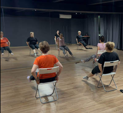 Гимнастика "Стул"