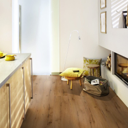 Биополы Purline Wineo 1200 wood XL Say hi to Klara PLC272R в интеьере кухни