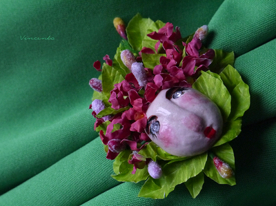 Яркая брошь в стиле шебби-шик "Принцесса Цветов. Весенний Театр"