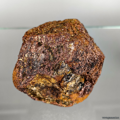 Альмандин (разн. гранат). Россия. 47*30*35мм