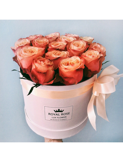 15 пионовидных роз "Благородный беж"