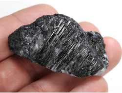 Кварц, черный турмалин (шерл), необработанный образец, Бразилия (50*29*23 мм, 39 г) №38082