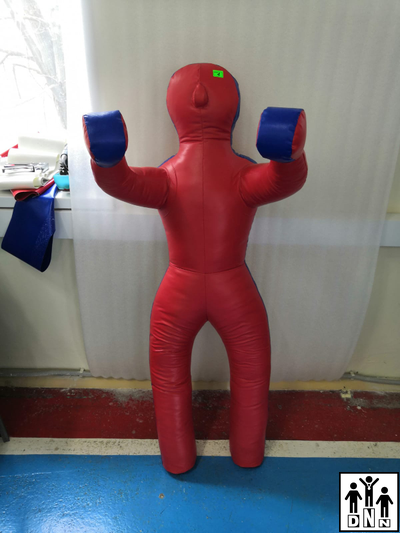 Манекен для борьбы двуногий
