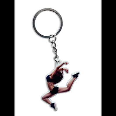 БРЕЛОК ТАНЦЫ ДЕВУШКА - 2 (МЕТАЛЛИЧЕСКИЙ ПЛОСКИЙ ДВУСТОРОННИЙ)