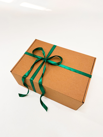 Огромная подарочная коробка GILEV 52x38x22 см с наполнителем и зеленой лентой