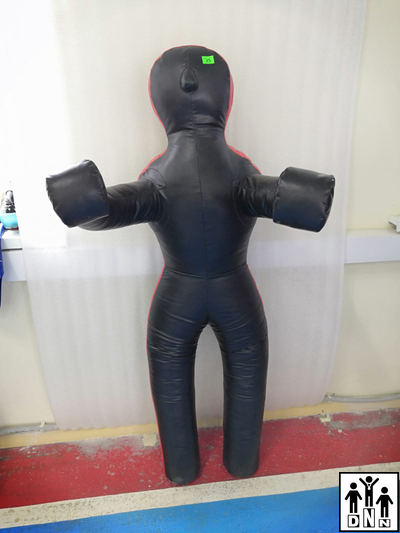 Манекен для борьбы двуногий