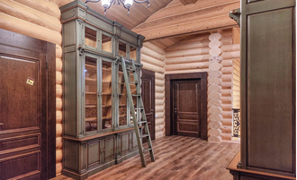 Библиотека модульная закрытая, с лестницей.