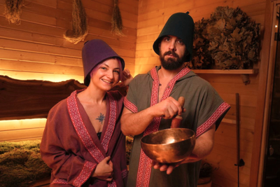 Туника банщика с капюшоном из крапивы "Дар Радости» зеленая