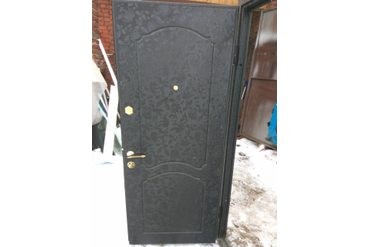 Дверь металлическая с панелью МДФ с ПВХ плёнкой.
