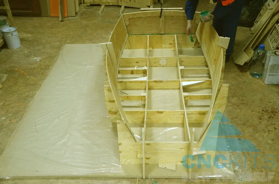 Сборка корпуса яхты Оптимист Фото 5