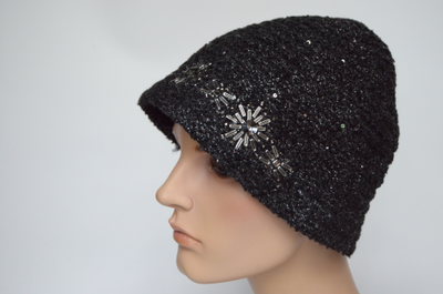 shlyapa-klosh-zima-2018-2019-italiya-vizio-chernaya-kupit