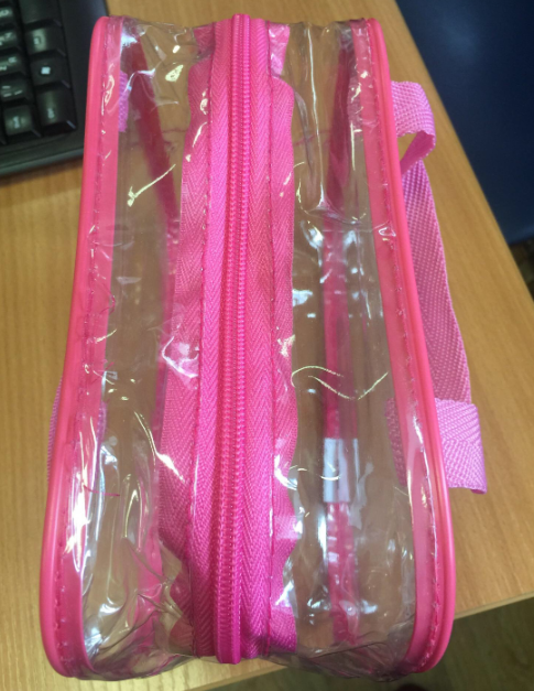 Сумка пластиковая на молнии для косметики. Размер 25х15х20см (розовый цвет)