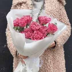 Доставка цветов в Волгограде - FLOWER34.RU - Букет из разноцветных роз и зелени