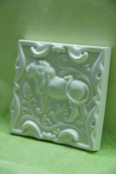 Лев однотонный (керамическая плитка)