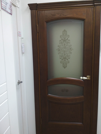 ЛАЙНДОР (УЛЬЯНОВСК)/ МОДЕЛЬ АЛИНА-2/ ПОЛОТНО ОСТЕКЛЕННОЕ/ НАТУРАЛЬНЫЙ ШПОН ЯСЕНЯ/ ТОН 35 (ШЕРВУД)