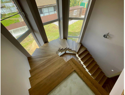 Отделка бетонной лестницы дубом