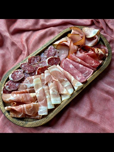 тарелка из дерева, деревянная тарелка, подача на дереве, тарелка для ресторана, доска для еды, спил