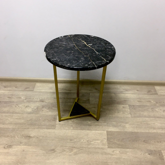 Журнальный столик из мрамор Black and Gold (400х400х500 мм, цвет подстолья золото)