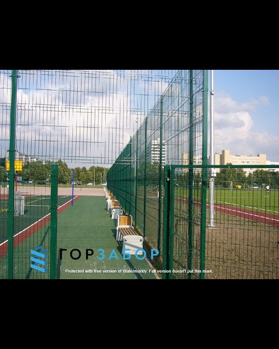 Ограждение спортплощадки из 3D панелей высота 4м