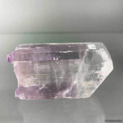 Кунцит (разн. сподумена). Афганистан. 75*40*18мм