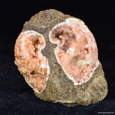 Родохрозит и барит в полости ракушки