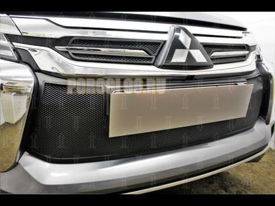 Защита радиатора Mitsubishi Pajero Sport III 2016- (4 части) black верх