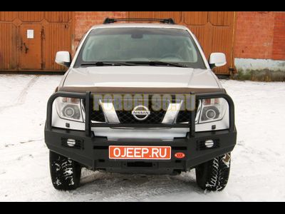 Передний силовой бампер серии Трофи на Nissan Pathfinder III 2004-2010 (02.012.01)