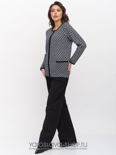 Женский вязаный жакет полуприлегающего силуэта