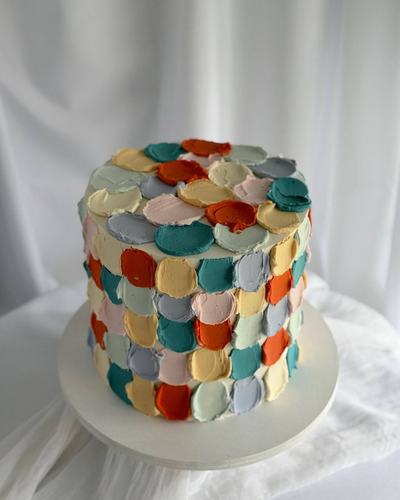 Торт с кремовым оформлением