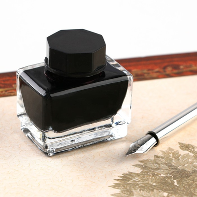 Подарочный набор: Родословная книга с пером в шкатулке «Пусть сказка постучится в дом», 26 х 8 х 27 см