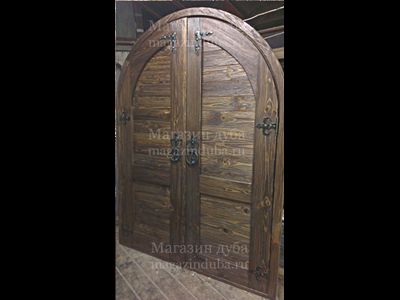 Состаренные двери из масива