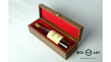 3042 Футляр для вина, шпон ореха, отделка бархатом. Индивидуальное изготовление.
