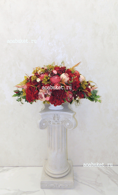 Алая Композиция из ярко красных искусственных цветов в вазе №УНС014/Купить для украшения