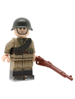 Советский солдат в телогрейке с винтовкой Мосина