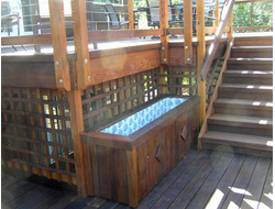 Деревянное прямоугольное кашпо