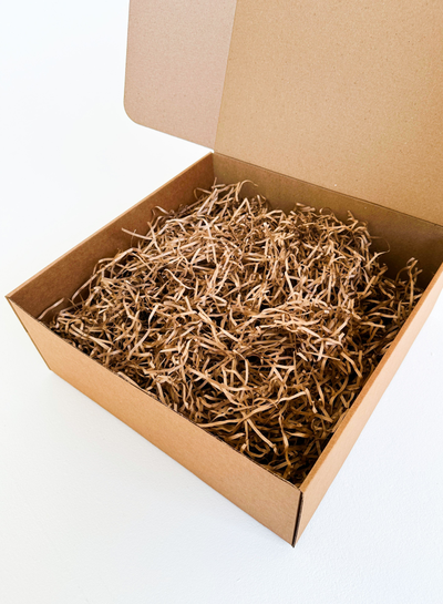 Большая подарочная коробка GILEV 37х37х14см с наполнителем и коричневой лентой