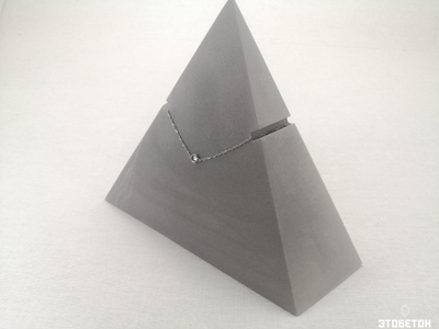 Декоративная пирамида для подвески
