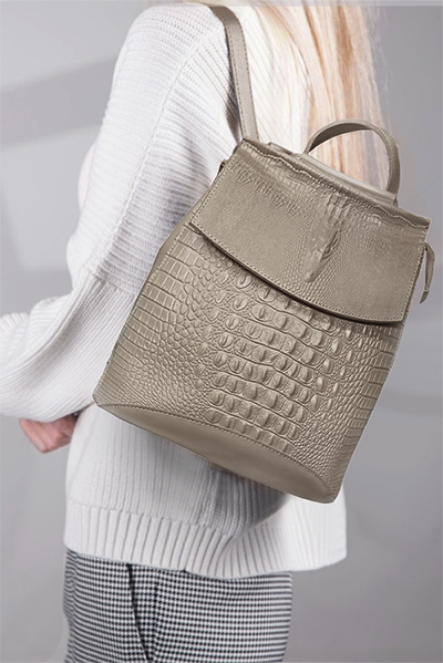 (АРТИКУЛ: 9038/51) ЖЕНСКИЙ РЮКЗАК СРЕДНЕГО РАЗМЕРА, НАТУРАЛЬНАЯ КОЖА ПОД КРОКОДИЛА, БЕЖЕВЫЙ "КОФЕ С МОЛОКОМ"