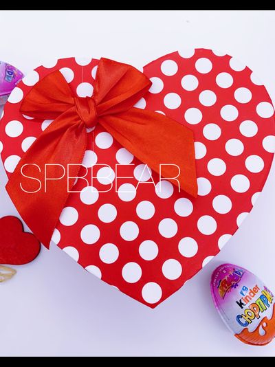 Подарочная коробка Киндер сюрприз среднее сердце красное