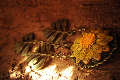 Брошь в стиле кантри "Соломенный Цветок"