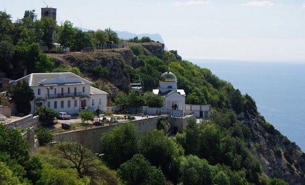 Под Севастополем, на мысе Фиолент