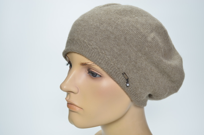 Светло коричневый берет зимний из кашемира